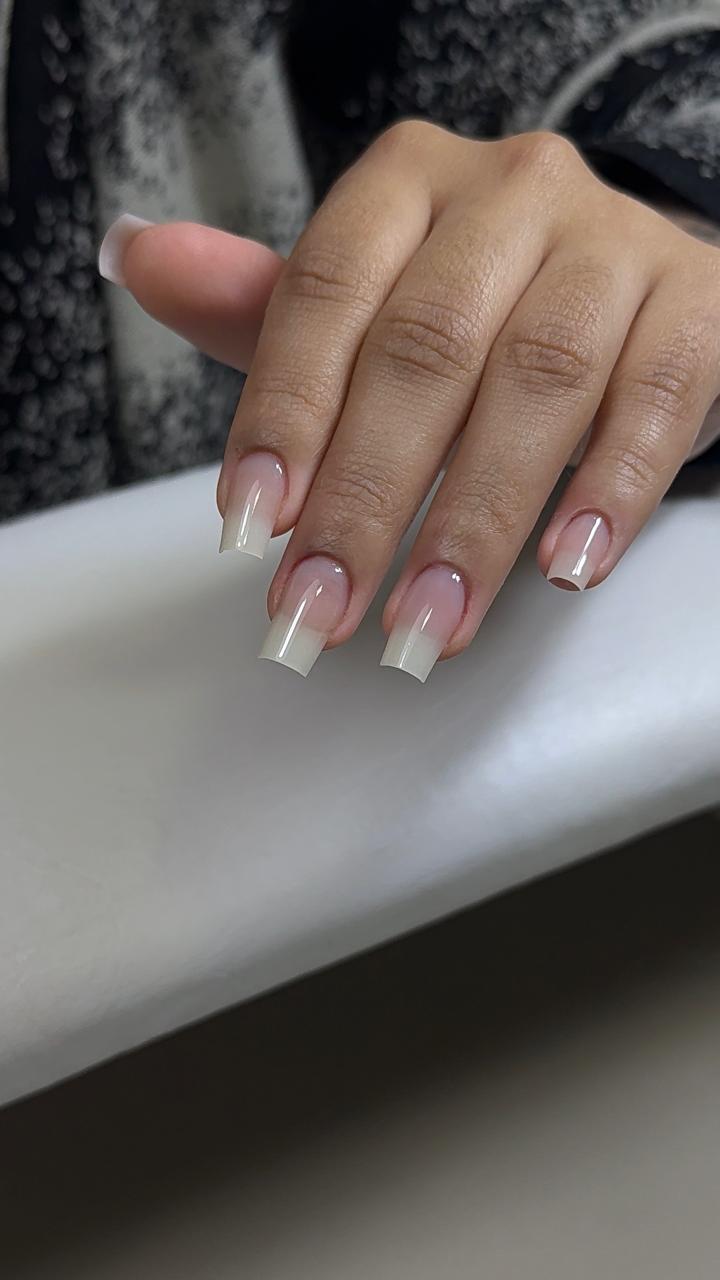 Fiber Glass Nail Extensions by Keny Rohr